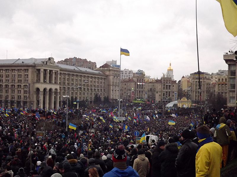 Майдан по первому. Киев Майдан 2021. Киев 1 декабря 2013.
